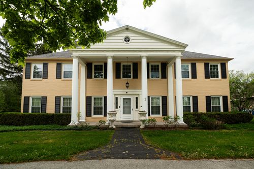 229 W Indian Creek Ct, Fox Point, WI, 53217-2324 | Card Image