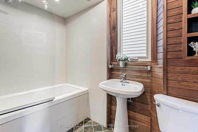 275 Kenilworth Ave, House other with 4 bedrooms, 2 bathrooms and 1 parking in Toronto ON | Image 39