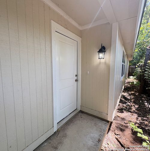 2-428 Vaughan Ave, Seguin, TX, 78155 | Card Image