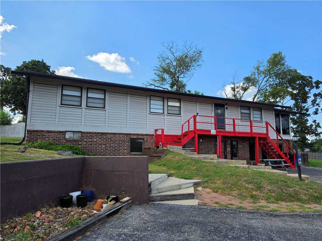 2929 W Walnut St, Rogers, AR 72756