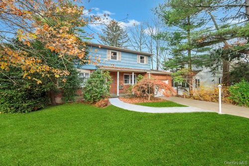 441 Roslyn Rd, East Williston, NY, 11596-2024 | Card Image