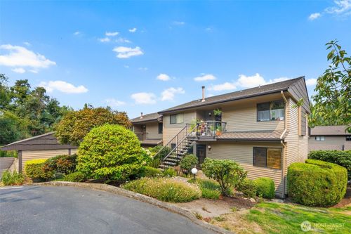 626-10626 Ne Glen Acres Drive, Seattle, WA, 98168 | Card Image