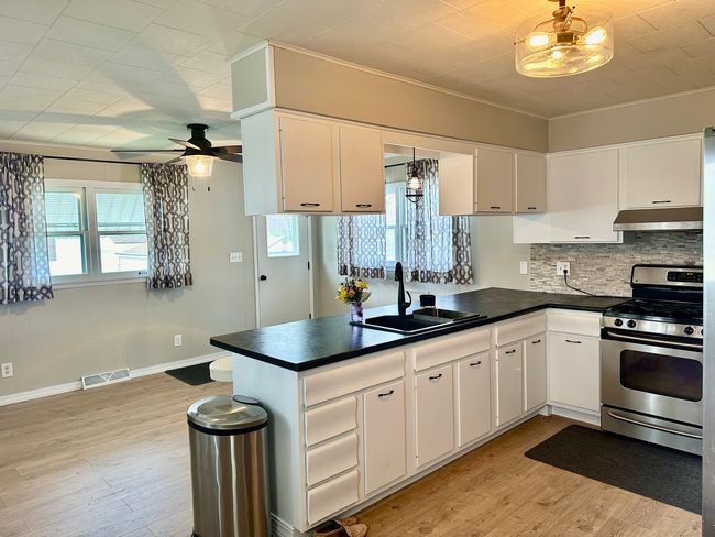 823 Poplar St, House other with 3 bedrooms, 1 bathrooms and 2 parking in Ottawa IL | Image 5