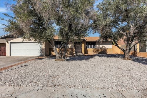 2204 Monterey Ave, Las Vegas, NV, 89104-3834 | Card Image