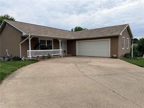 804 Birchwood Cir, Maryville, MO, 64468-2590 | Card Image