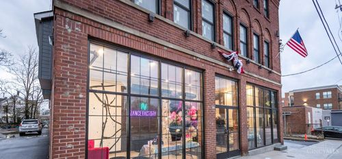 6011 Madison Rd, Cincinnati, OH, 45227-1817 | Card Image