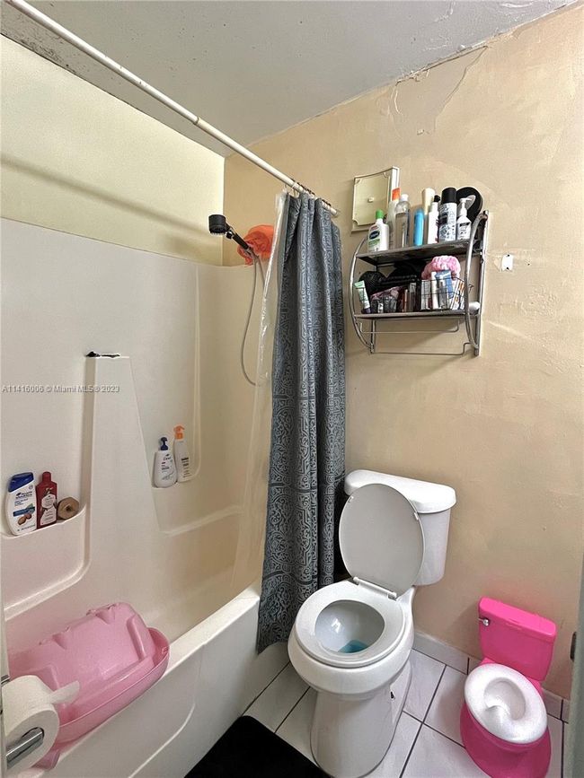 857 W 79 Th Pl, House other with 3 bedrooms, 3 bathrooms and null parking in Hialeah FL | Image 13