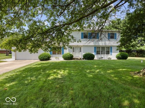 32 W Northeast Ct, Shelbyville, IN, 46176-9483 | Card Image