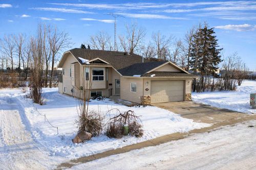 4408 46 Ave, Innisfail, AB, T4G1Y1 | Card Image