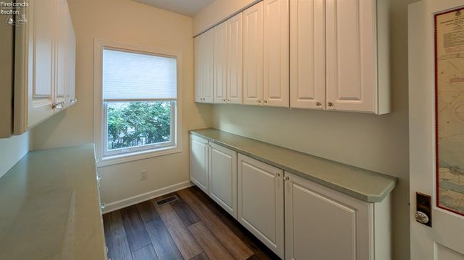 4376 E Cliff Rd, House other with 3 bedrooms, 3 bathrooms and 3 parking in Port Clinton OH | Image 35