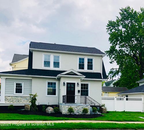 1630 Clay Ave, Dunmore, PA, 18509-2106 | Card Image