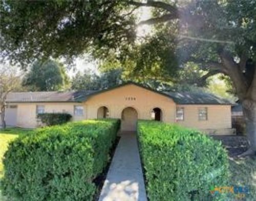 1250 E Common St, New Braunfels, TX, 78130-3509 | Card Image