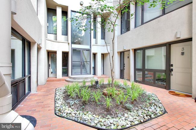 APT-808 - 1615 Q St Nw, Condo with 2 bedrooms, 1 bathrooms and null parking in WASHINGTON DC | Image 42