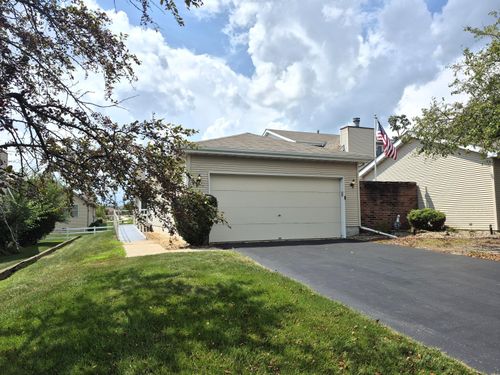 2309 Deerpath Dr W, Schererville, IN, 46375 | Card Image