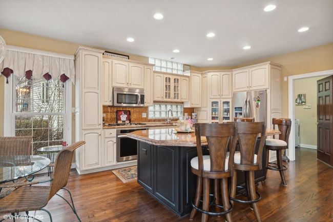 2919 Beth Ln, House other with 5 bedrooms, 4 bathrooms and 3 parking in Naperville IL | Image 10