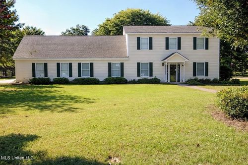 425 Briarwood Cv, Greenville, MS, 38701-6910 | Card Image