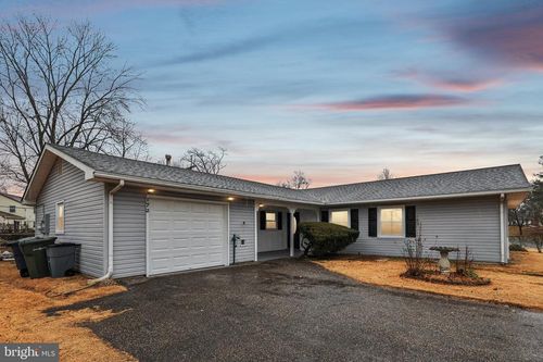 172 Tiffany Ln, Willingboro, NJ, 08046-3854 | Card Image