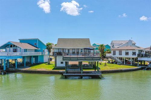 1122 Makatea St, Tiki Island, TX, 77554-6164 | Card Image