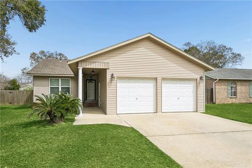 140 Greencrest Dr, Slidell, LA, 70458-5106 | Card Image