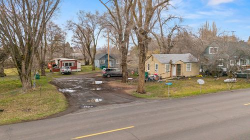 2118 Wiard St, Klamath Falls, OR, 97603-4971 | Card Image