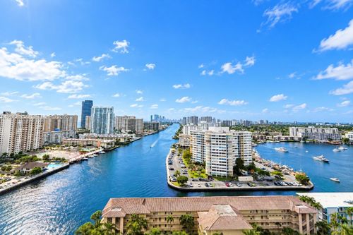r1905-2602 Hallandale Beach Blvd, Hallandale Beach, FL, 33009-4819 | Card Image