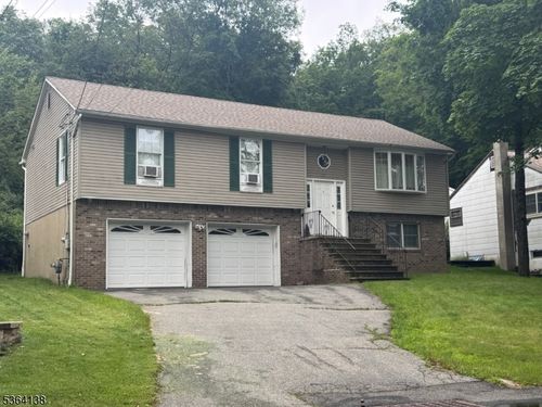 50 Monhegan Ave, Oakland, NJ, 07436-4025 | Card Image