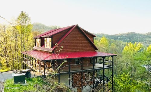3305 Red Wolfe Rd, Sevierville, TN, 37862-2501 | Card Image