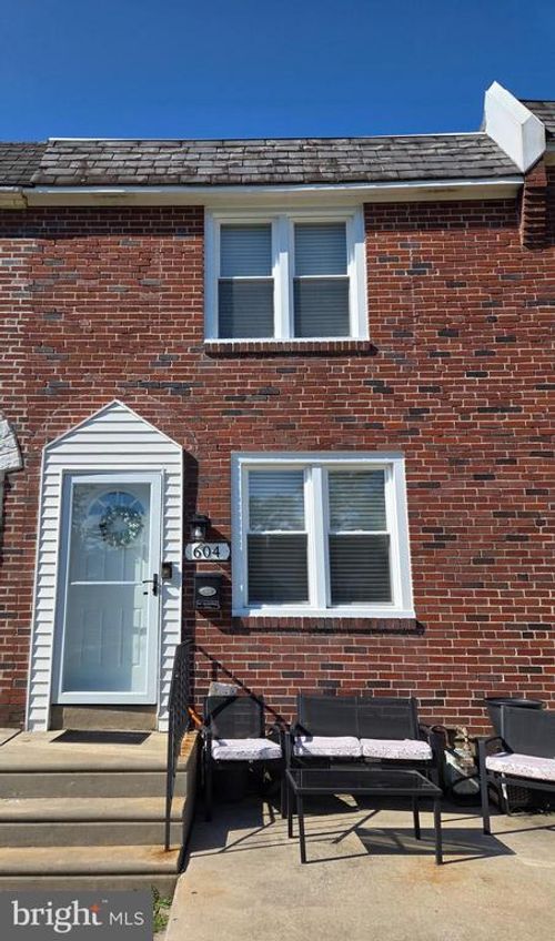 604 Crescent Dr, GLENOLDEN, PA, 19036-1602 | Card Image