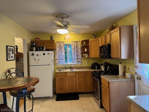 12 Upper Lake Dr, Sussex, NJ, 07461-1338 | Card Image