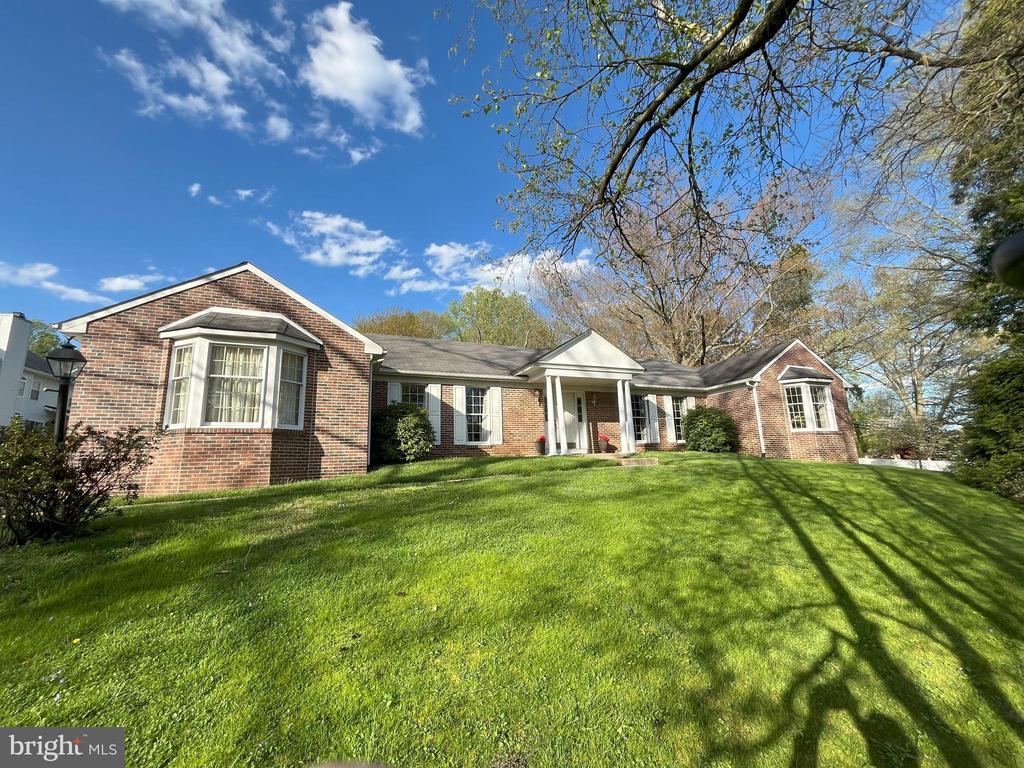 County Line Rd, Huntingdon Valley, PA 19006