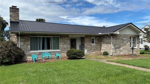 2009 Mount Vernon Ave, Point Pleasant, WV, 25550-1911 | Card Image