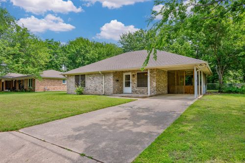 110 Pecan St, Whitesboro, TX, 76273-1820 | Card Image