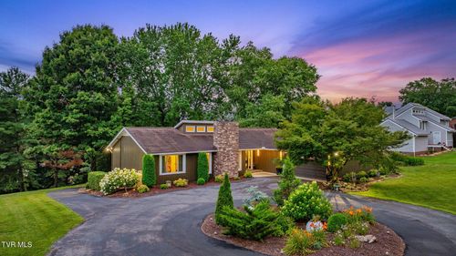 497 Canterbury Dr, Blountville, TN, 37617-5016 | Card Image