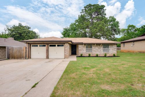 1709 Winchester Way, Bedford, TX, 76022-6812 | Card Image