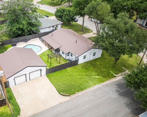 1303 Johns Dr, Euless, TX, 76039-2628 | Card Image