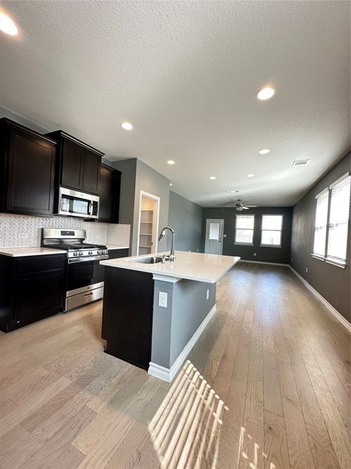 369 Silktassel Way, Buda, TX, 78610-2253 | Card Image