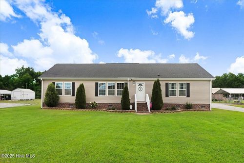 3810 Coldwater Creek Dr, Grifton, NC, 28530-8413 | Card Image