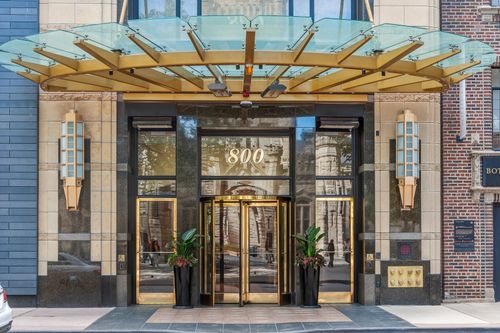 2502-800 N Michigan Ave, Chicago, IL, 60611-2151 | Card Image