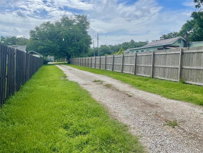 Private Road to house | Image 24