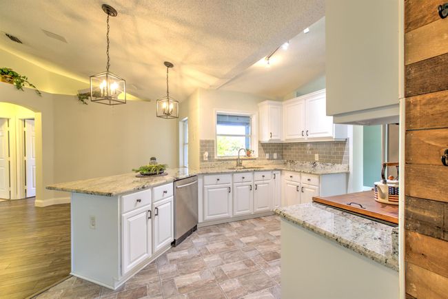 3582 Sw Margela St, House other with 3 bedrooms, 3 bathrooms and null parking in Port St Lucie FL | Image 14