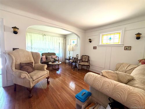 59-41 161st St, Fresh Meadows, NY, 11365-1414 | Card Image