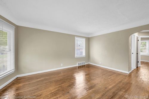 9583 Stahelin Ave, Detroit, MI, 48228-1452 | Card Image