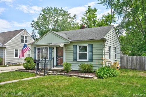 23038 Violet St, Farmington, MI, 48336-3379 | Card Image