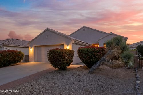 333 W Continental Vista Place, Green Valley, AZ, 85614 | Card Image