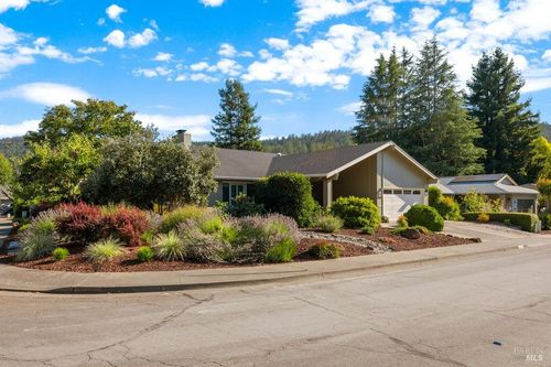 6440 Meadow Creek Ln, Santa Rosa, CA, 95409-5812 | Card Image
