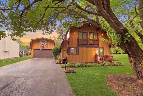 118 Valhalla Dr Ne, Poplar Grove, IL, 61065-9287 | Card Image
