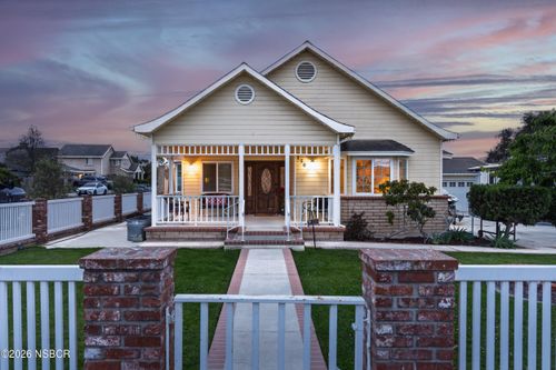 150 Pinal Ave, Santa Maria, CA, 93455-5208 | Card Image