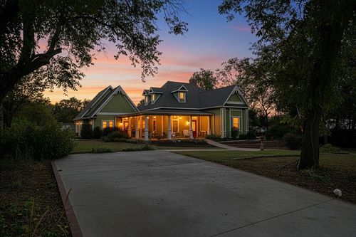 326 W Liberty St, Pilot Point, TX, 76258-4100 | Card Image