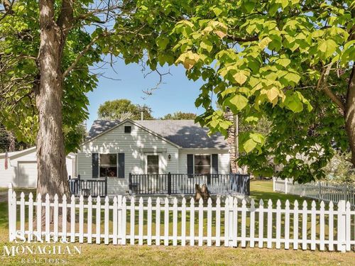 7205 Dogwood Rd, Lexington, MI, 48450-8995 | Card Image