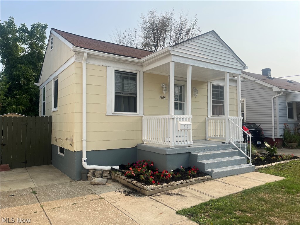 Flowerdale Ave, Cleveland, OH 44144